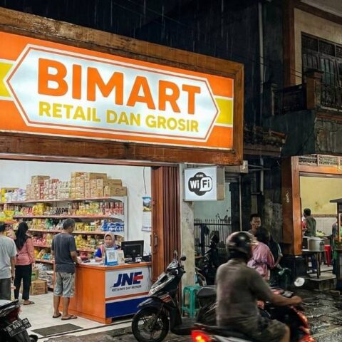 Bahaya Air Hujan Masuk Neon Box Penyebab, Dampak & Solusi Anti Bocor 2026