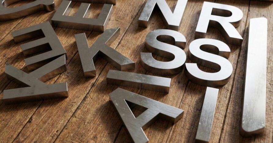 Huruf Timbul Stainless Jenis, Keunggulan & Estimasi Harga (Update 2026)